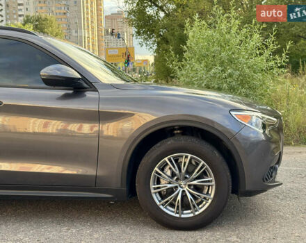 Серый Альфа Ромео Стелвио, объемом двигателя 2 л и пробегом 70 тыс. км за 27500 $, фото 89 на Automoto.ua