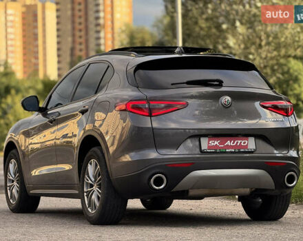 Серый Альфа Ромео Стелвио, объемом двигателя 2 л и пробегом 70 тыс. км за 27500 $, фото 92 на Automoto.ua