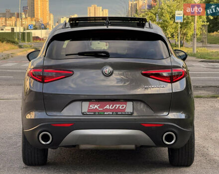 Серый Альфа Ромео Стелвио, объемом двигателя 2 л и пробегом 70 тыс. км за 27500 $, фото 9 на Automoto.ua