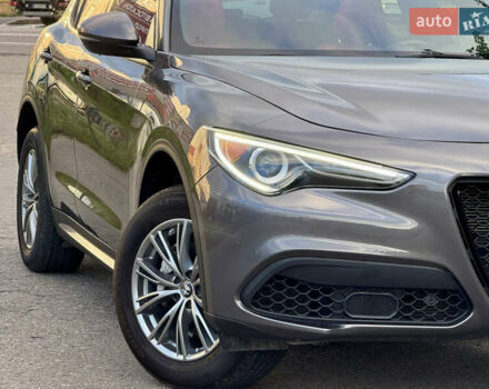 Серый Альфа Ромео Стелвио, объемом двигателя 2 л и пробегом 70 тыс. км за 27500 $, фото 86 на Automoto.ua