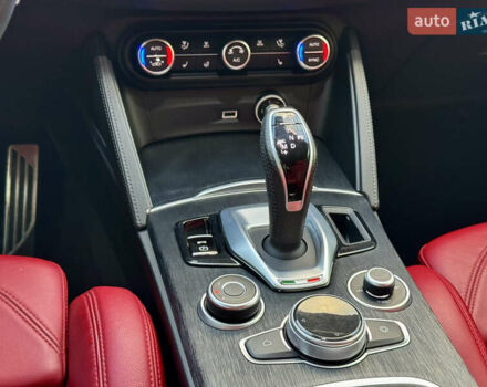 Серый Альфа Ромео Стелвио, объемом двигателя 2 л и пробегом 70 тыс. км за 27500 $, фото 63 на Automoto.ua