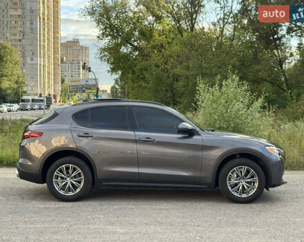 Серый Альфа Ромео Стелвио, объемом двигателя 2 л и пробегом 70 тыс. км за 27500 $, фото 88 на Automoto.ua