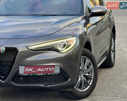 Серый Альфа Ромео Стелвио, объемом двигателя 2 л и пробегом 70 тыс. км за 27500 $, фото 77 на Automoto.ua