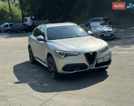 Сірий Альфа Ромео Стелвіо, об'ємом двигуна 2 л та пробігом 36 тис. км за 32900 $, фото 3 на Automoto.ua
