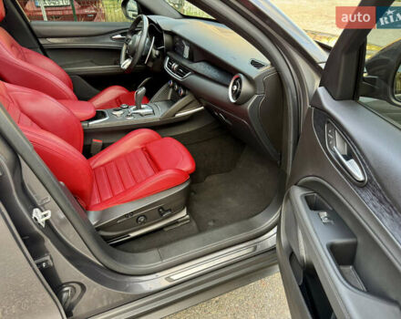 Серый Альфа Ромео Стелвио, объемом двигателя 2 л и пробегом 70 тыс. км за 27500 $, фото 50 на Automoto.ua