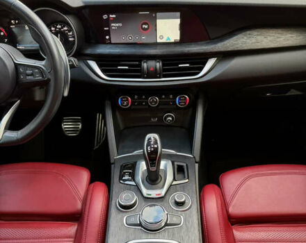 Серый Альфа Ромео Стелвио, объемом двигателя 2 л и пробегом 70 тыс. км за 27500 $, фото 57 на Automoto.ua