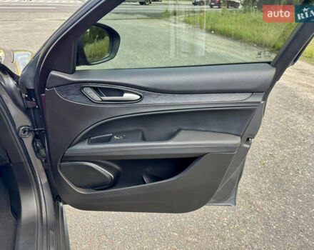 Серый Альфа Ромео Стелвио, объемом двигателя 2 л и пробегом 70 тыс. км за 27500 $, фото 43 на Automoto.ua