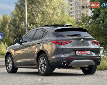 Серый Альфа Ромео Стелвио, объемом двигателя 2 л и пробегом 70 тыс. км за 27500 $, фото 8 на Automoto.ua