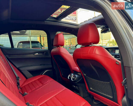 Серый Альфа Ромео Стелвио, объемом двигателя 2 л и пробегом 70 тыс. км за 27500 $, фото 40 на Automoto.ua