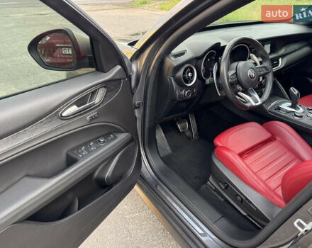 Серый Альфа Ромео Стелвио, объемом двигателя 2 л и пробегом 70 тыс. км за 27500 $, фото 15 на Automoto.ua