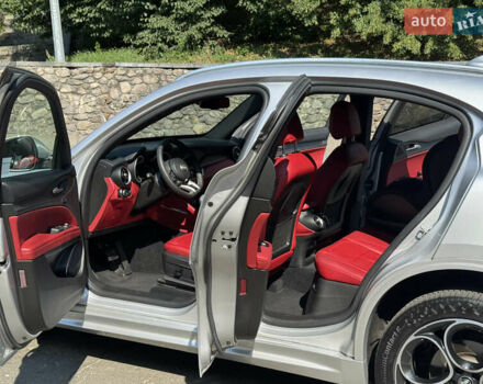 Сірий Альфа Ромео Стелвіо, об'ємом двигуна 2 л та пробігом 36 тис. км за 32900 $, фото 14 на Automoto.ua