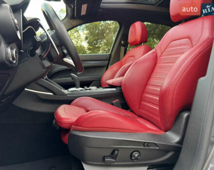 Серый Альфа Ромео Стелвио, объемом двигателя 2 л и пробегом 70 тыс. км за 27500 $, фото 18 на Automoto.ua