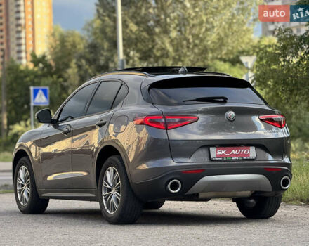 Серый Альфа Ромео Стелвио, объемом двигателя 2 л и пробегом 70 тыс. км за 27500 $, фото 7 на Automoto.ua