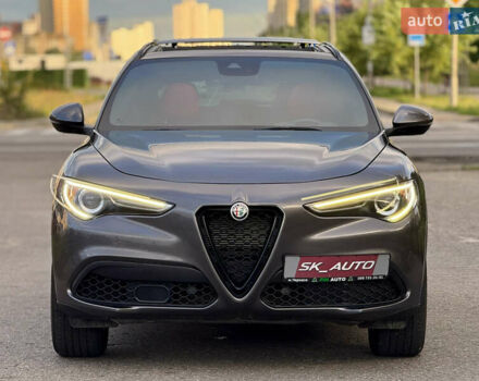 Серый Альфа Ромео Стелвио, объемом двигателя 2 л и пробегом 70 тыс. км за 27500 $, фото 3 на Automoto.ua
