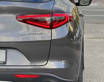 Серый Альфа Ромео Стелвио, объемом двигателя 2 л и пробегом 70 тыс. км за 27500 $, фото 103 на Automoto.ua