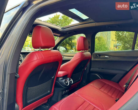 Серый Альфа Ромео Стелвио, объемом двигателя 2 л и пробегом 70 тыс. км за 27500 $, фото 30 на Automoto.ua