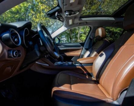 Серый Альфа Ромео Стелвио, объемом двигателя 2 л и пробегом 20 тыс. км за 18900 $, фото 7 на Automoto.ua