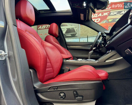 Серый Альфа Ромео Стелвио, объемом двигателя 2 л и пробегом 70 тыс. км за 27500 $, фото 47 на Automoto.ua