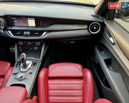 Серый Альфа Ромео Стелвио, объемом двигателя 2 л и пробегом 70 тыс. км за 27500 $, фото 59 на Automoto.ua