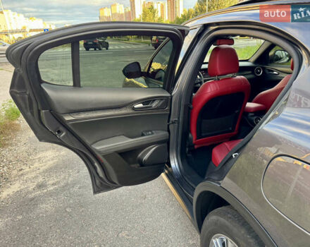 Серый Альфа Ромео Стелвио, объемом двигателя 2 л и пробегом 70 тыс. км за 27500 $, фото 24 на Automoto.ua