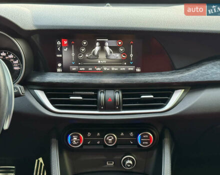 Серый Альфа Ромео Стелвио, объемом двигателя 2 л и пробегом 70 тыс. км за 27500 $, фото 66 на Automoto.ua