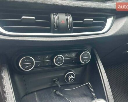 Альфа Ромео Стелвио 2021 в Черновцах на Automoto.ua Серый Альфа Ромео Стелвио, объемом двигателя 2 л и пробегом 101 тыс. км за 28000 $, фото 15 на Automoto.ua