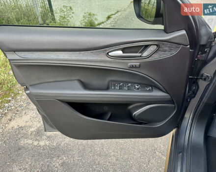 Серый Альфа Ромео Стелвио, объемом двигателя 2 л и пробегом 70 тыс. км за 27500 $, фото 21 на Automoto.ua