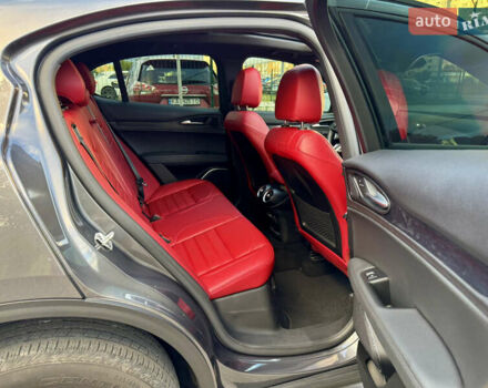 Серый Альфа Ромео Стелвио, объемом двигателя 2 л и пробегом 70 тыс. км за 27500 $, фото 36 на Automoto.ua