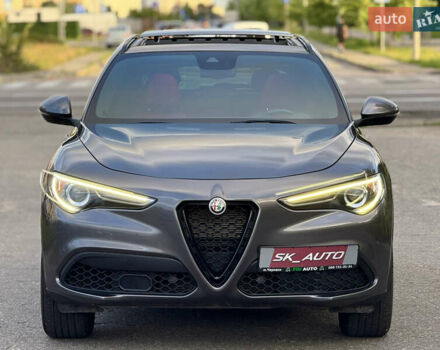 Серый Альфа Ромео Стелвио, объемом двигателя 2 л и пробегом 70 тыс. км за 27500 $, фото 2 на Automoto.ua