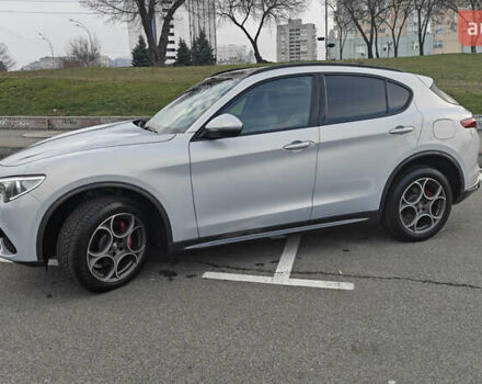 Серый Альфа Ромео Стелвио, объемом двигателя 2 л и пробегом 23 тыс. км за 25750 $, фото 4 на Automoto.ua