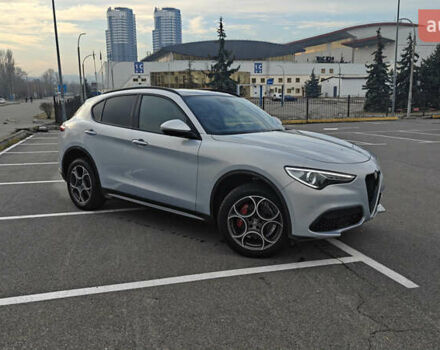 Серый Альфа Ромео Стелвио, объемом двигателя 2 л и пробегом 23 тыс. км за 25750 $, фото 3 на Automoto.ua