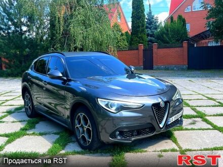 Сірий Альфа Ромео Стелвіо, об'ємом двигуна 2 л та пробігом 80 тис. км за 20500 $, фото 1 на Automoto.ua