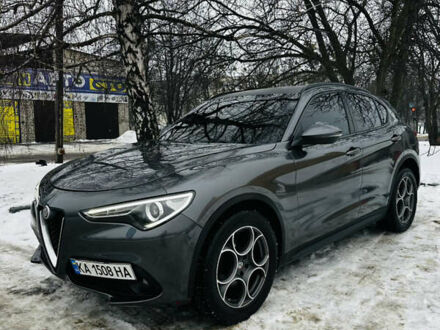 Сірий Альфа Ромео Стелвіо, об'ємом двигуна 2 л та пробігом 88 тис. км за 15500 $, фото 1 на Automoto.ua