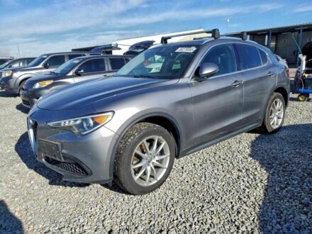 Сірий Альфа Ромео Стелвіо, об'ємом двигуна 2 л та пробігом 124 тис. км за 5500 $, фото 1 на Automoto.ua