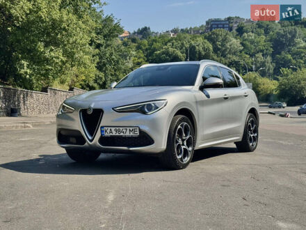 Сірий Альфа Ромео Стелвіо, об'ємом двигуна 2 л та пробігом 36 тис. км за 32900 $, фото 1 на Automoto.ua