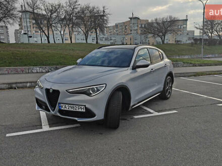 Сірий Альфа Ромео Стелвіо, об'ємом двигуна 2 л та пробігом 23 тис. км за 25750 $, фото 1 на Automoto.ua