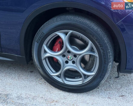 Синий Альфа Ромео Стелвио, объемом двигателя 2 л и пробегом 225 тыс. км за 16450 $, фото 8 на Automoto.ua