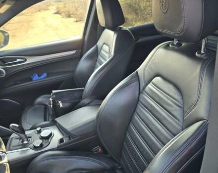 Синий Альфа Ромео Стелвио, объемом двигателя 2 л и пробегом 123 тыс. км за 26000 $, фото 13 на Automoto.ua