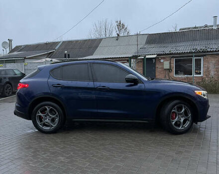 Синий Альфа Ромео Стелвио, объемом двигателя 2 л и пробегом 130 тыс. км за 16300 $, фото 2 на Automoto.ua