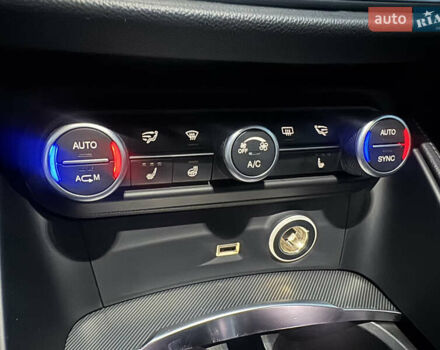 Синий Альфа Ромео Стелвио, объемом двигателя 2 л и пробегом 225 тыс. км за 16450 $, фото 40 на Automoto.ua