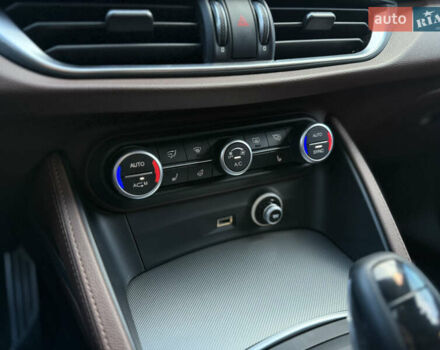 Синій Альфа Ромео Стелвіо, об'ємом двигуна 2 л та пробігом 145 тис. км за 18900 $, фото 42 на Automoto.ua