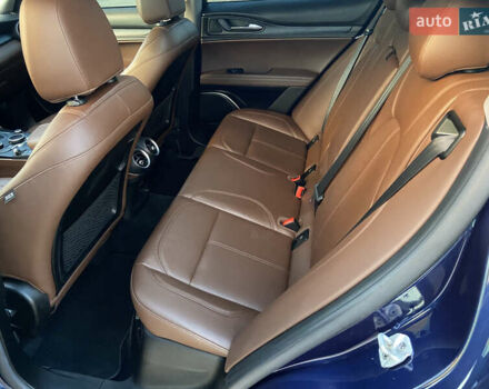 Синій Альфа Ромео Стелвіо, об'ємом двигуна 2 л та пробігом 135 тис. км за 22700 $, фото 24 на Automoto.ua