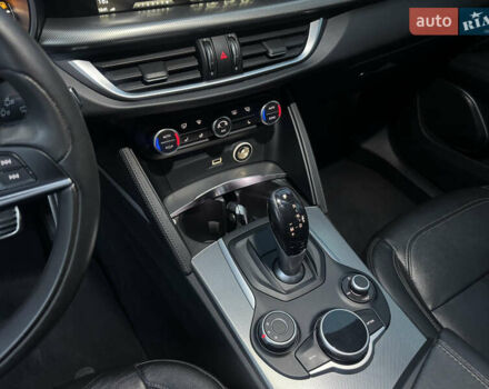 Синий Альфа Ромео Стелвио, объемом двигателя 2 л и пробегом 225 тыс. км за 16450 $, фото 39 на Automoto.ua