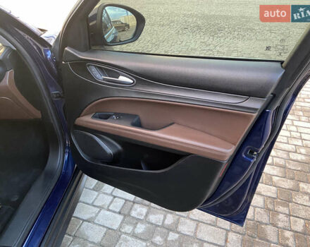 Синій Альфа Ромео Стелвіо, об'ємом двигуна 2 л та пробігом 135 тис. км за 22700 $, фото 33 на Automoto.ua