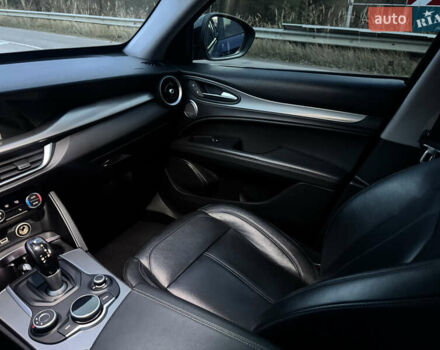 Синий Альфа Ромео Стелвио, объемом двигателя 2 л и пробегом 225 тыс. км за 16450 $, фото 30 на Automoto.ua