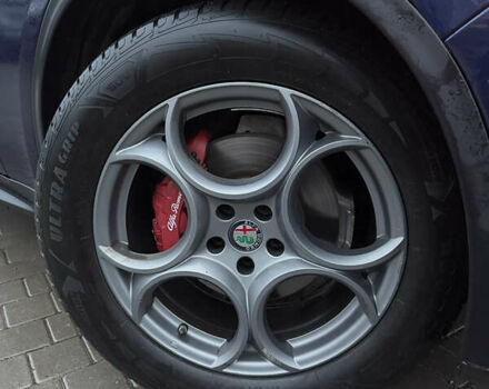 Синий Альфа Ромео Стелвио, объемом двигателя 2 л и пробегом 130 тыс. км за 16300 $, фото 22 на Automoto.ua