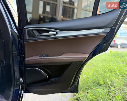 Синій Альфа Ромео Стелвіо, об'ємом двигуна 2 л та пробігом 145 тис. км за 18900 $, фото 58 на Automoto.ua