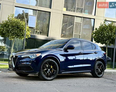 Синій Альфа Ромео Стелвіо, об'ємом двигуна 2 л та пробігом 145 тис. км за 18900 $, фото 1 на Automoto.ua