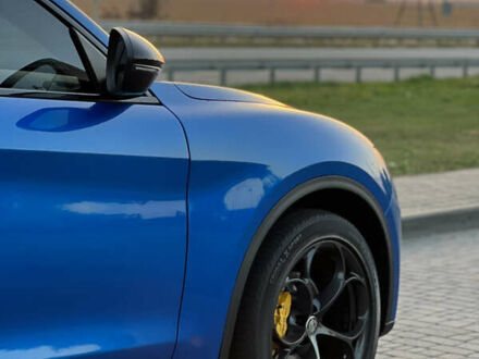 Синій Альфа Ромео Стелвіо, об'ємом двигуна 2 л та пробігом 115 тис. км за 28000 $, фото 1 на Automoto.ua