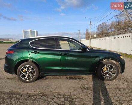 Зелений Альфа Ромео Стелвіо, об'ємом двигуна 2 л та пробігом 132 тис. км за 25500 $, фото 4 на Automoto.ua